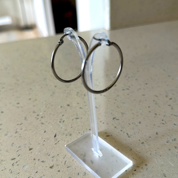 Stainless Steel Silver Hoop Earrings NEW - Picture 4 of 5